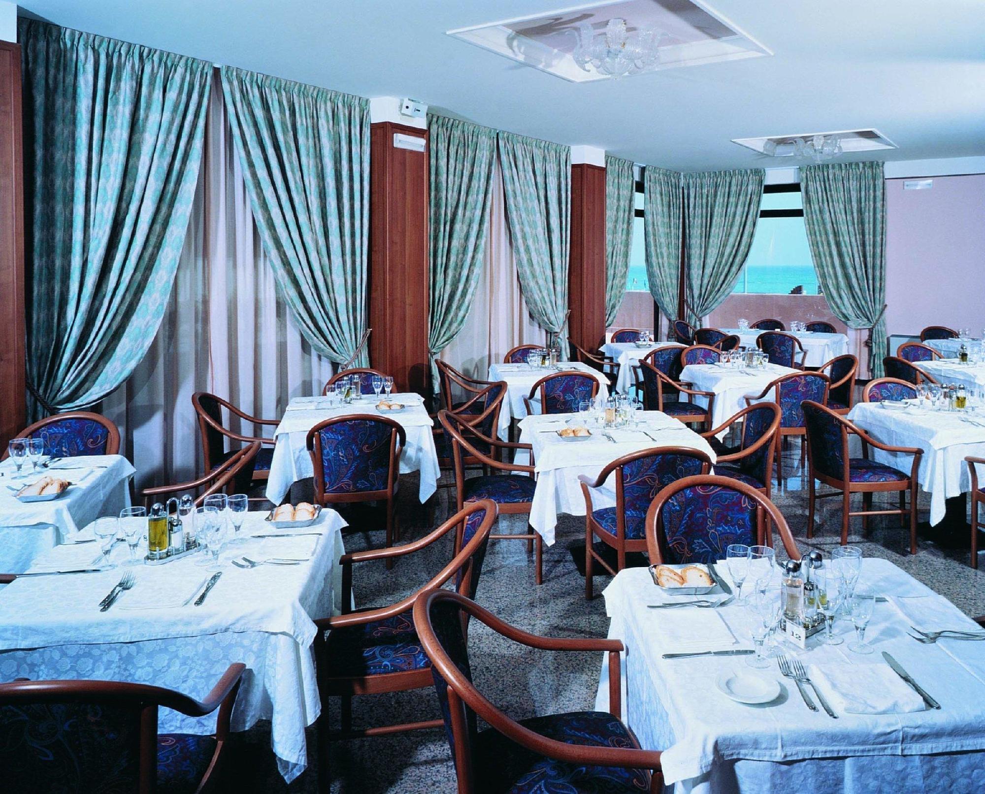 Hotel Rossini Pésaro Restaurante foto